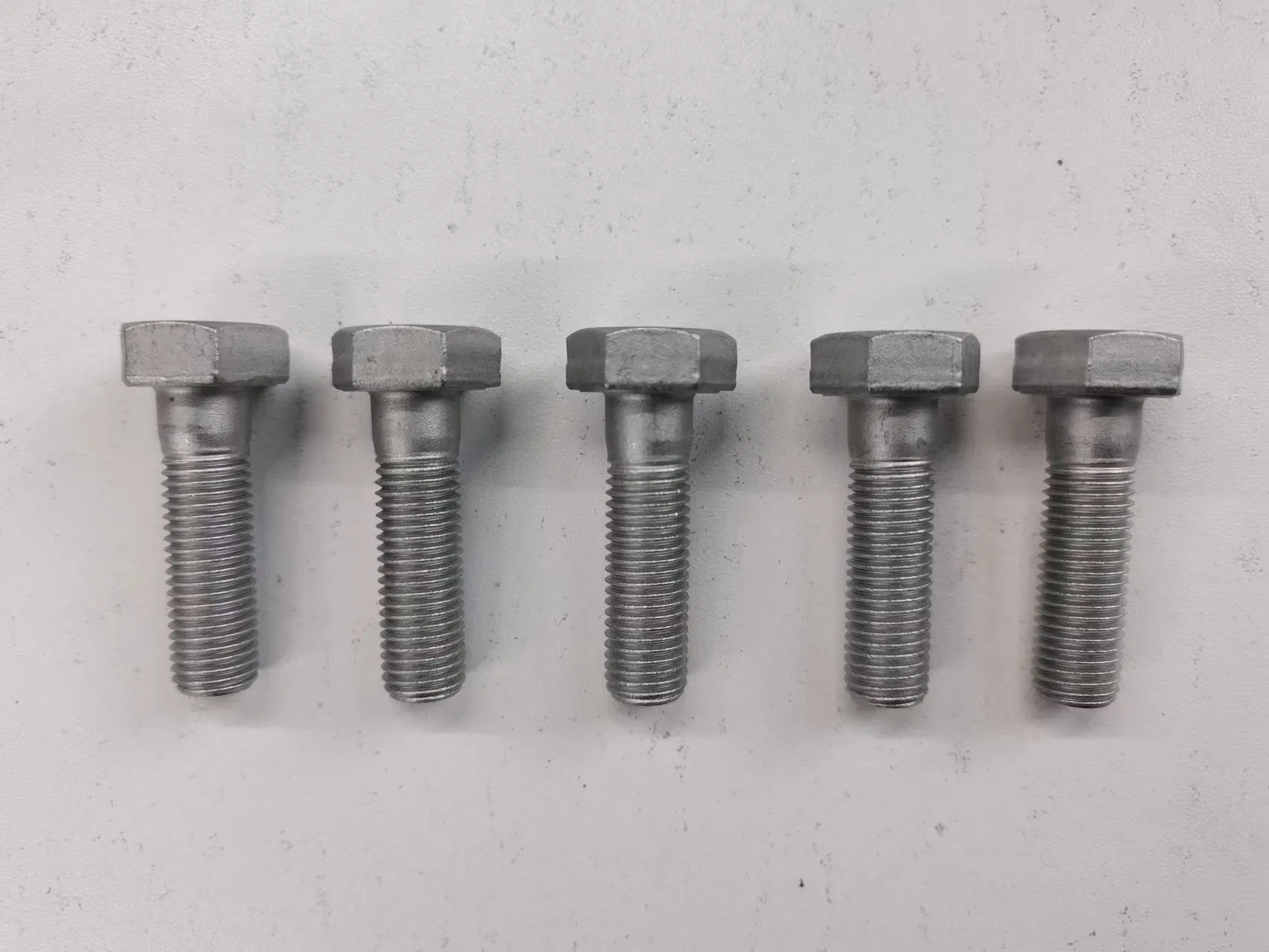 Hex Head Bolt with Chamfer, Grade 8.8, Dacromet, Resistant to 500 Hours Salt Spray Test 6g Gauge After Coating
