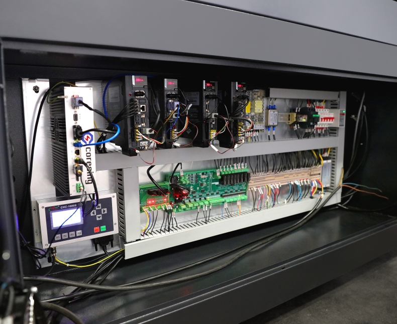 Ленточная пила по металлу горизонтальная с редуктором