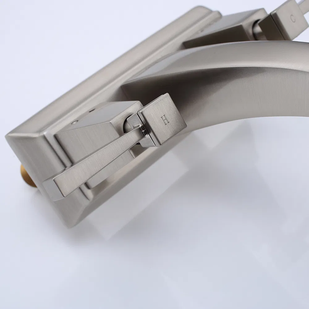 Traditional Deck Mounted Two Handles 4 Inch Bathroom Basin Faucet