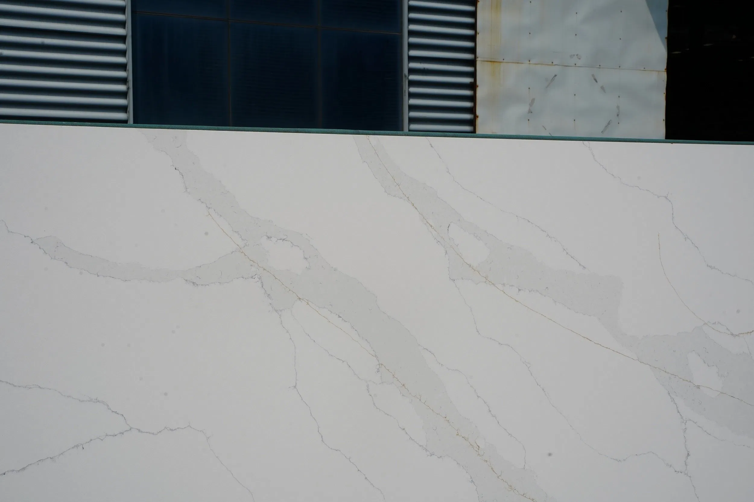 High Quality Quartz for Stone Kitchen Countertops Artificial Calacatta Horizon Starlight Pure Spark White Quartz More Affordable Compare with Marble