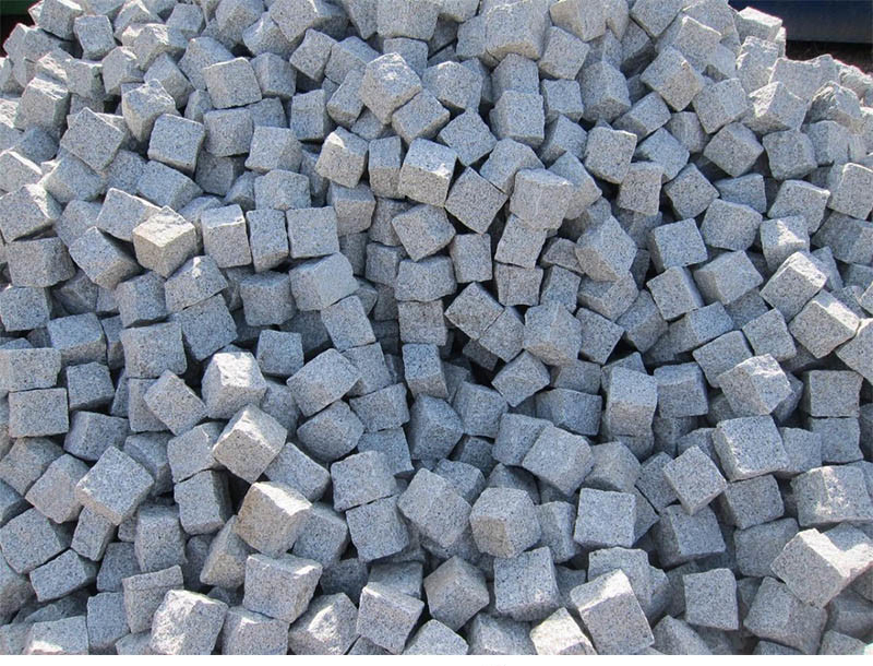 Wholesale and Cheap Black Granite Rough Natural Basalt for Cubicstone/Cobble/Paving Stone/ Cobblestone
