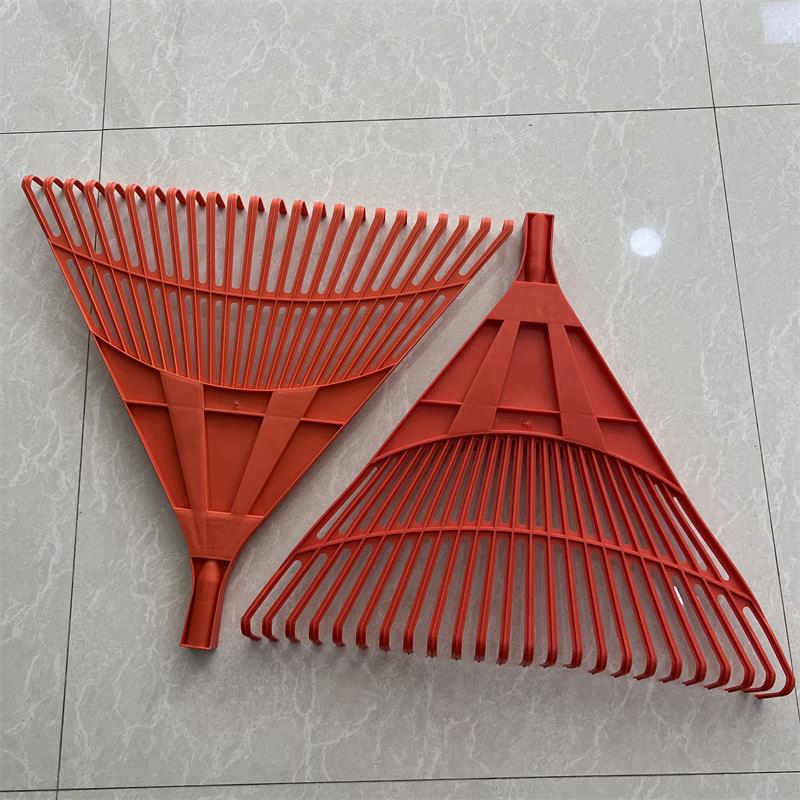24 Teeth Grass Lawn Leveling Garden Plastic Rake with Wooden Handle