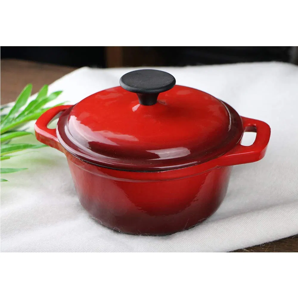 Чугунная эмалированная кокотница с крышкой и ручками