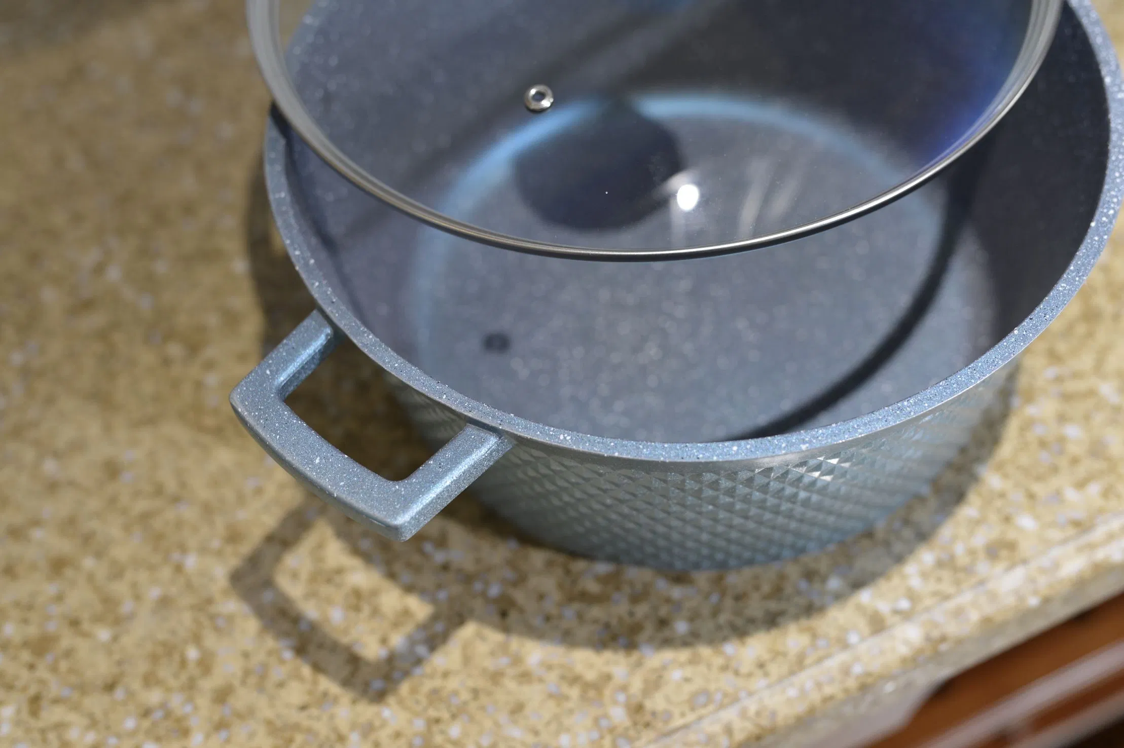 OEM Crystal Design 28 Cm Casserole Non-Stick Aluminum Soup Pot