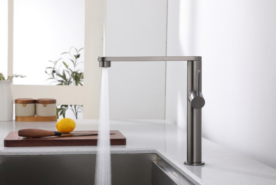 Смеситель из нержавеющей стали для кухни и ванной