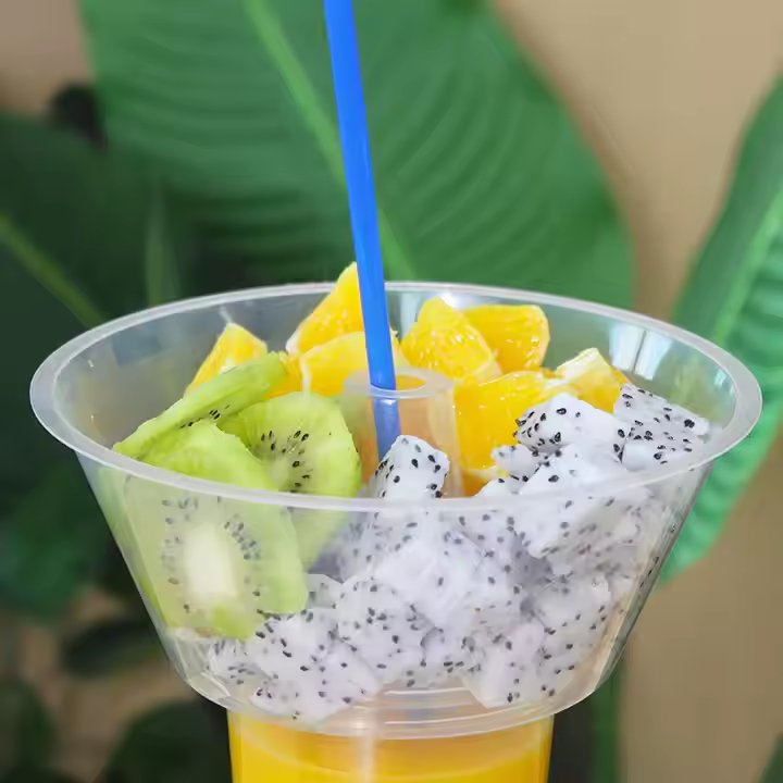 Стакан для напитков с держателем для закусок