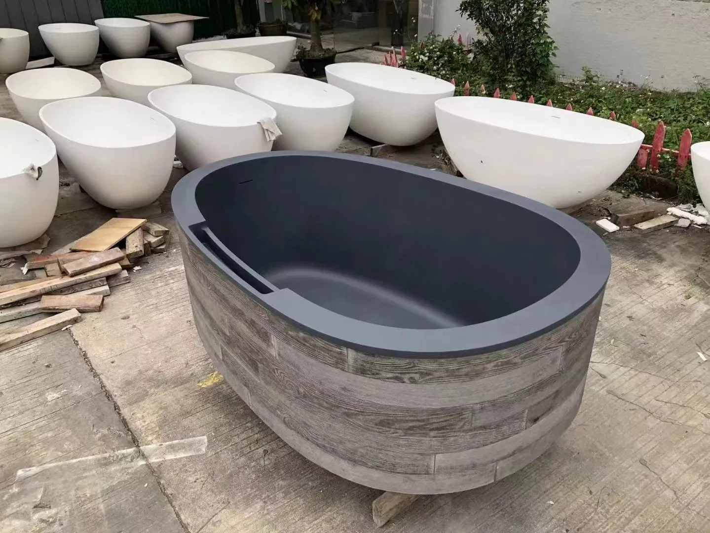 Угловая ванна из искусственного камня, черная, с гидромассажем