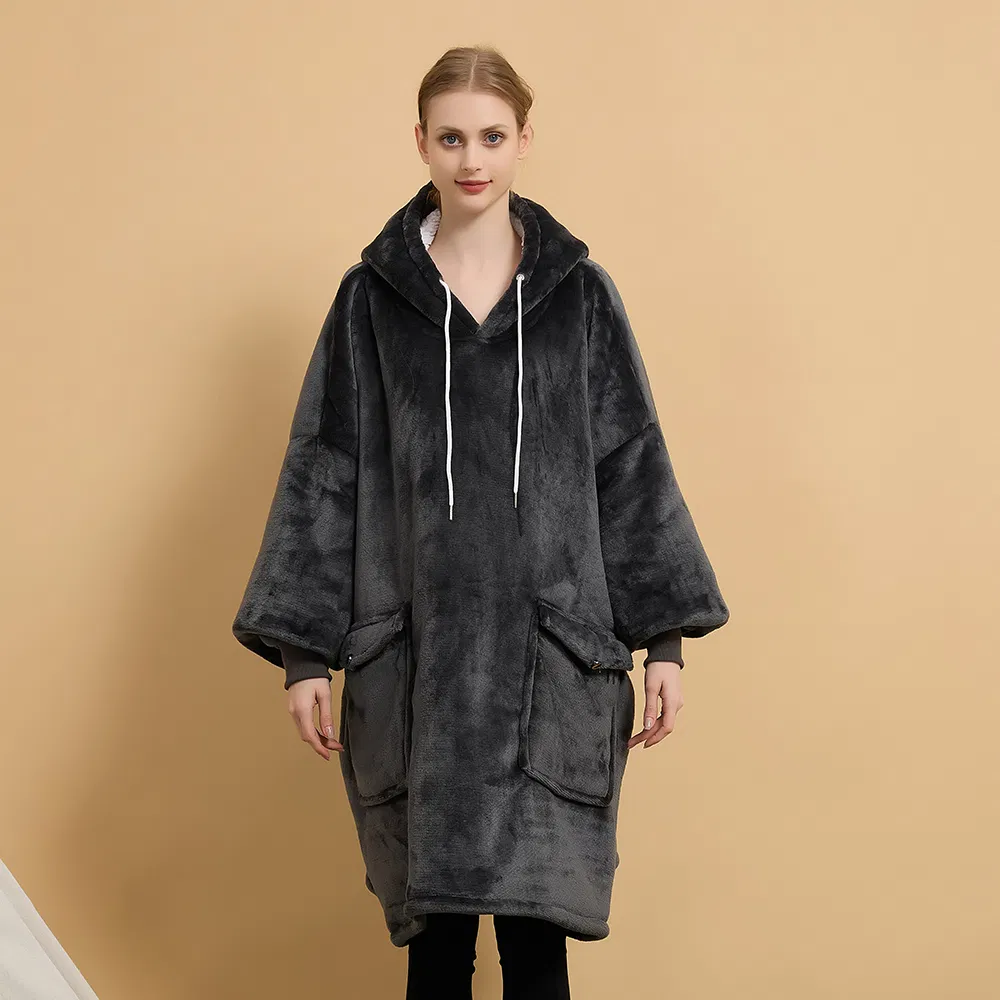 Теплый худи-плед для дома и путешествий