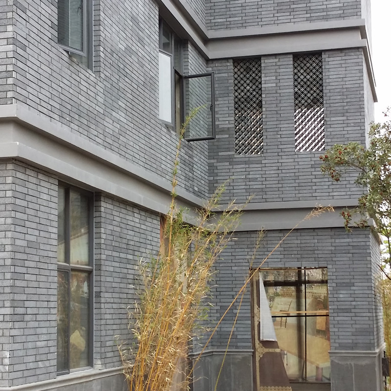 Chinese Sawn Cut Basalt Lava Stone for Wall Cladding and Paving