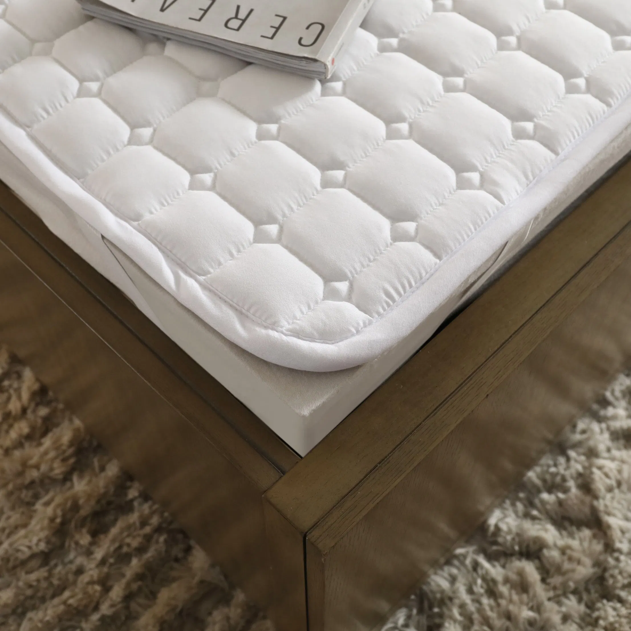 Bed Mattress Topper Bedspread Polyester Hotel Mattress Pad Protector