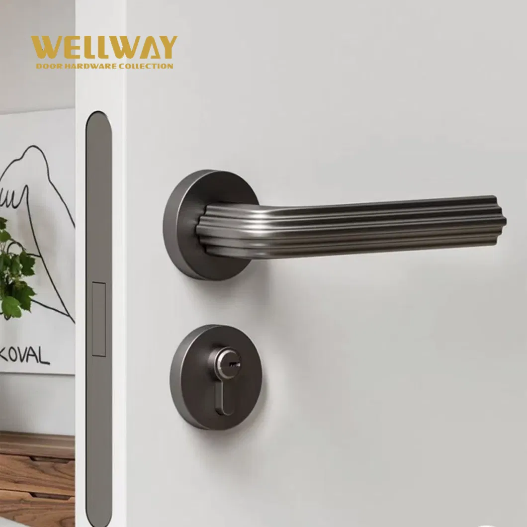 Elegant European Zinc Alloy Lever Door Handle with Sculpted Grooved Grip for Interior Wooden Door at Factory Price