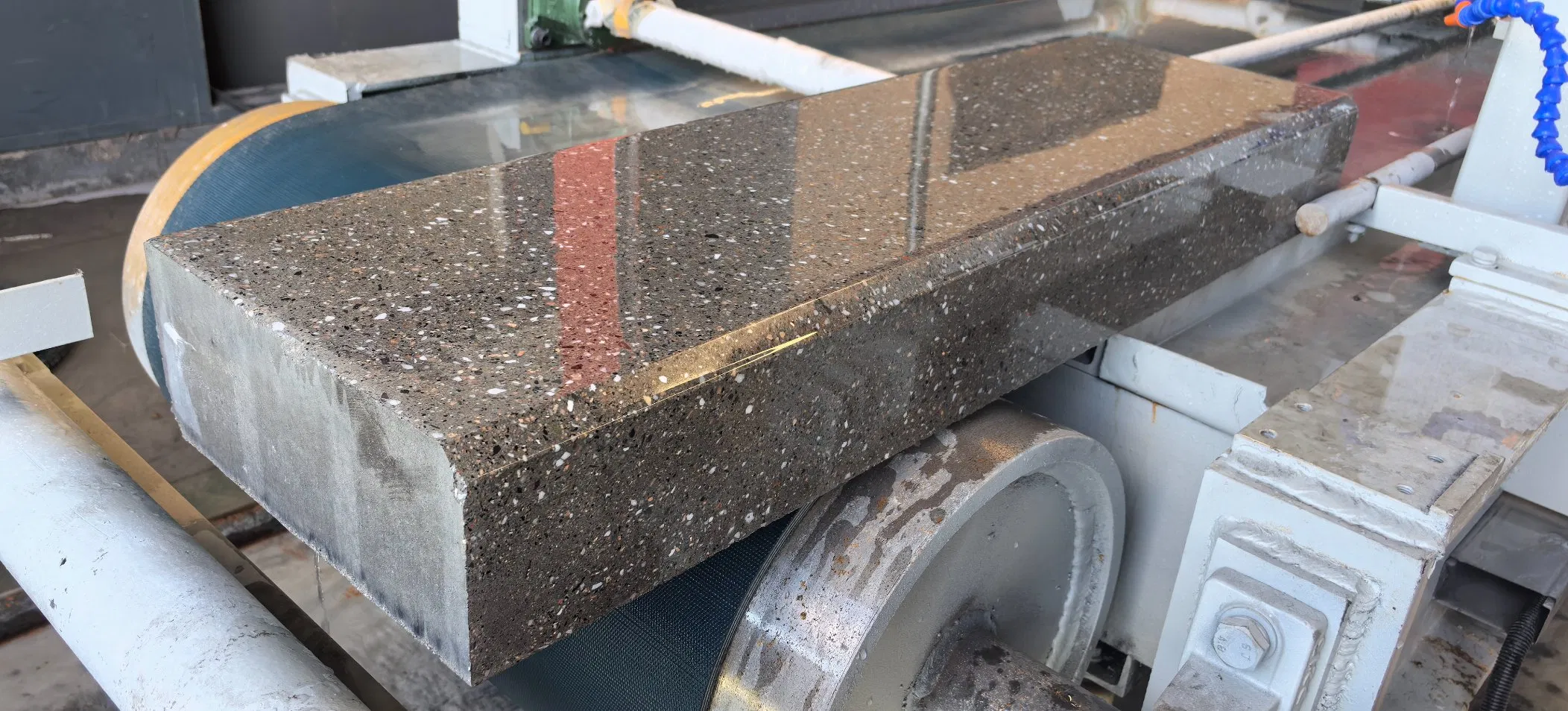 Non-Stop Operation High-Efficiency 21-Heads Curbstone Kerbstone Continuous Linear Polishing Machine