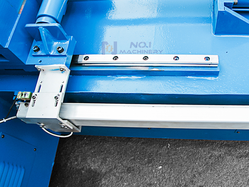 Станок ленточнопильный горизонтальный GSK4220