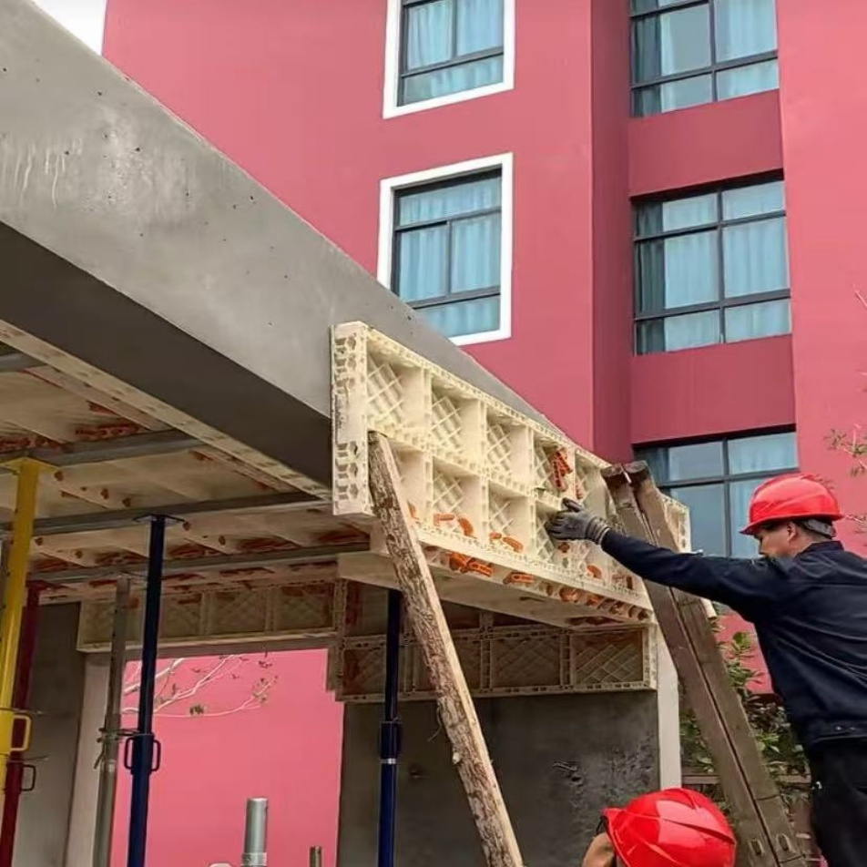 Adjusting Block Plastic Formwork for The Building Construction