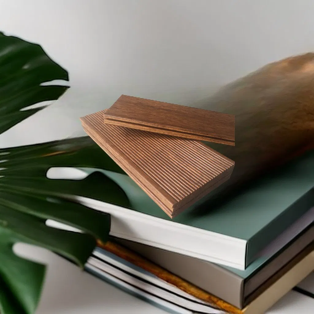 Бамбуковое покрытие для террас у бассейна