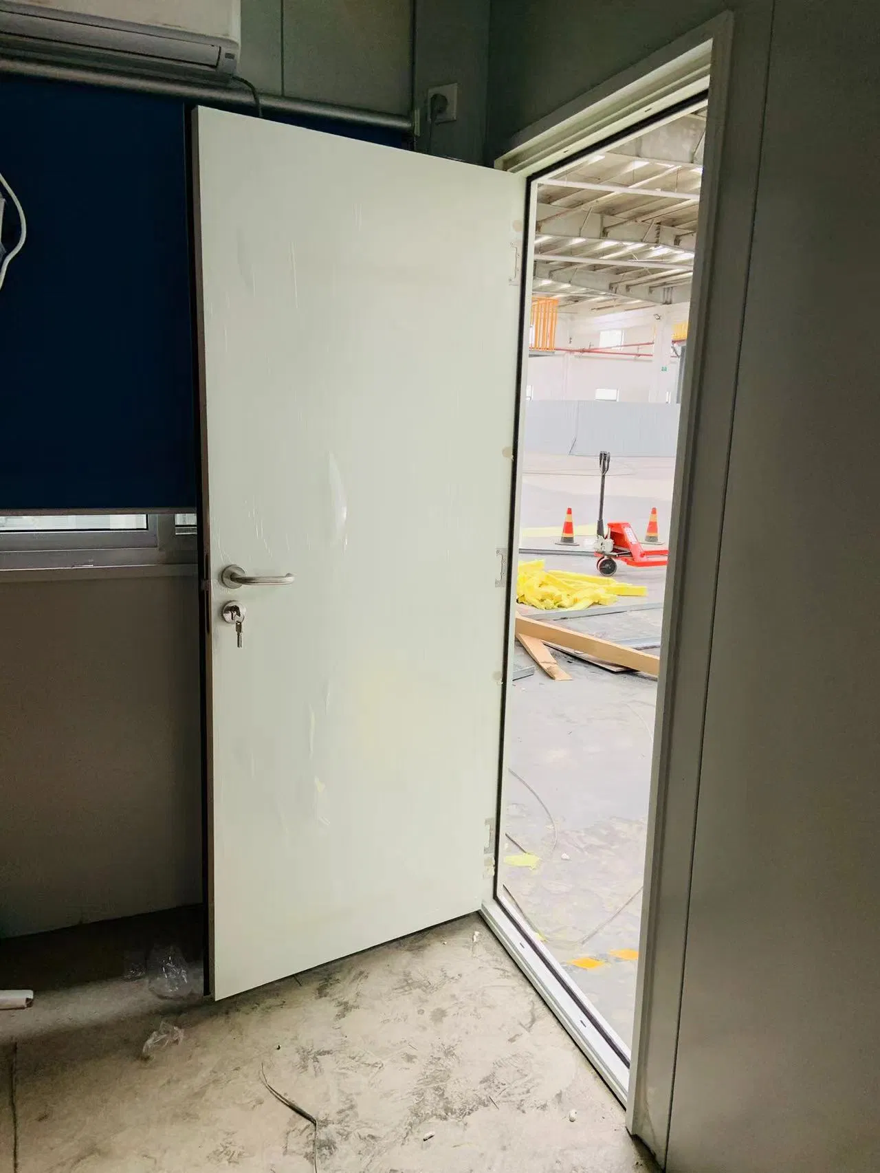 Metal Door for Modified Containers with High Quality (CHAM-TD05)