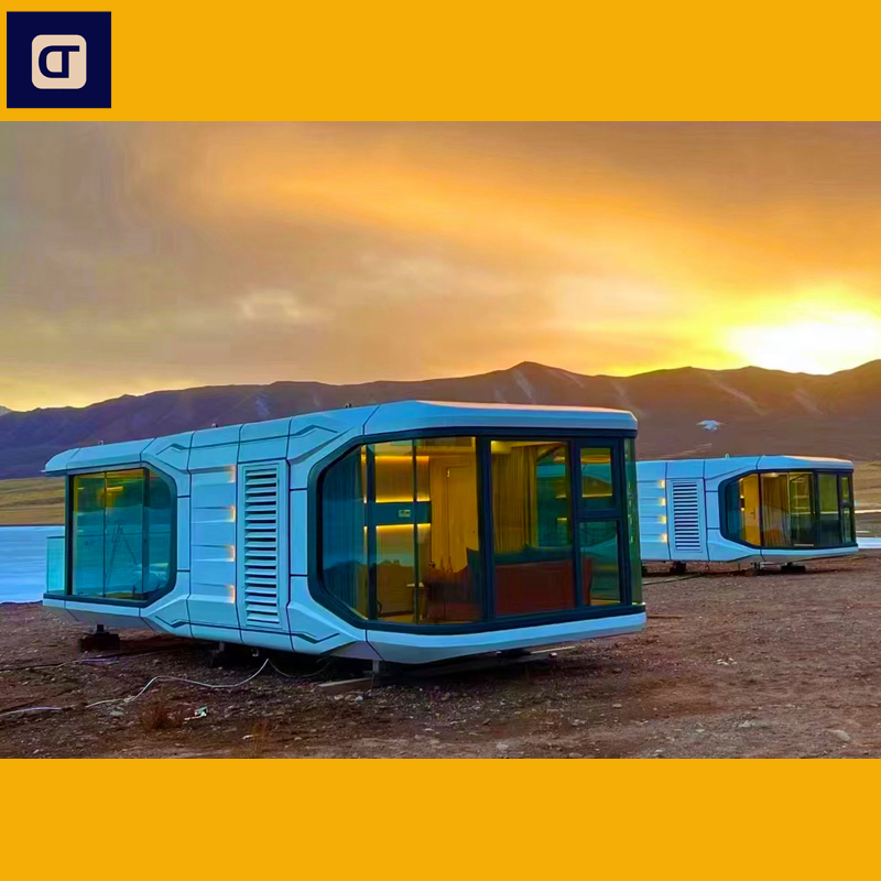 Prefab House Capsule Container House Flexible Mobile House with Balcony and Bedroom