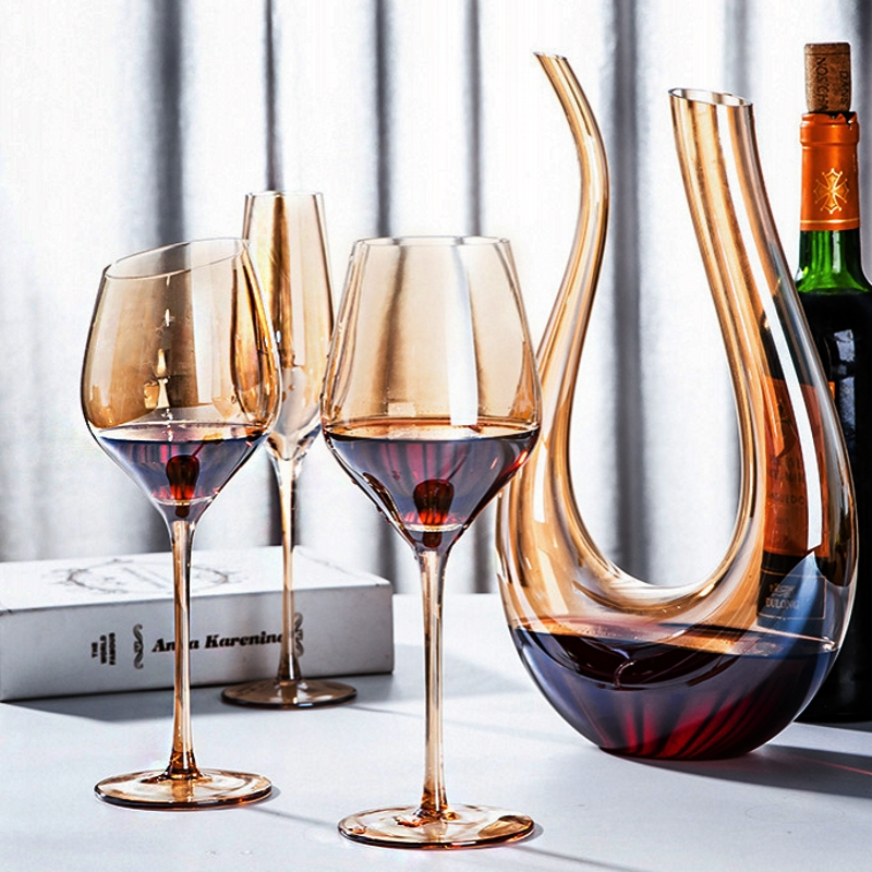 Бокал для вина и чашка из стекла Nordic Glassware