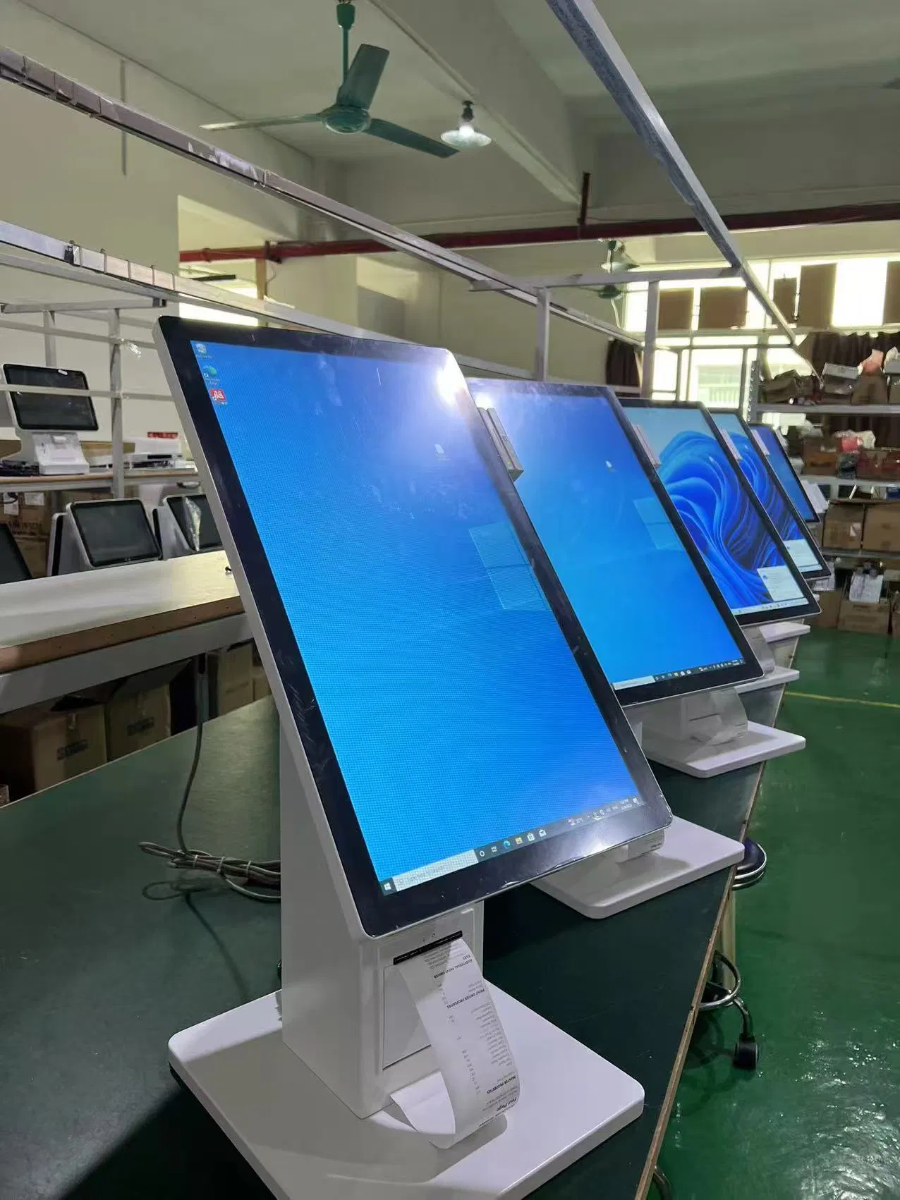 Сенсорный киоск самообслуживания 23.8/21.5 дюйма