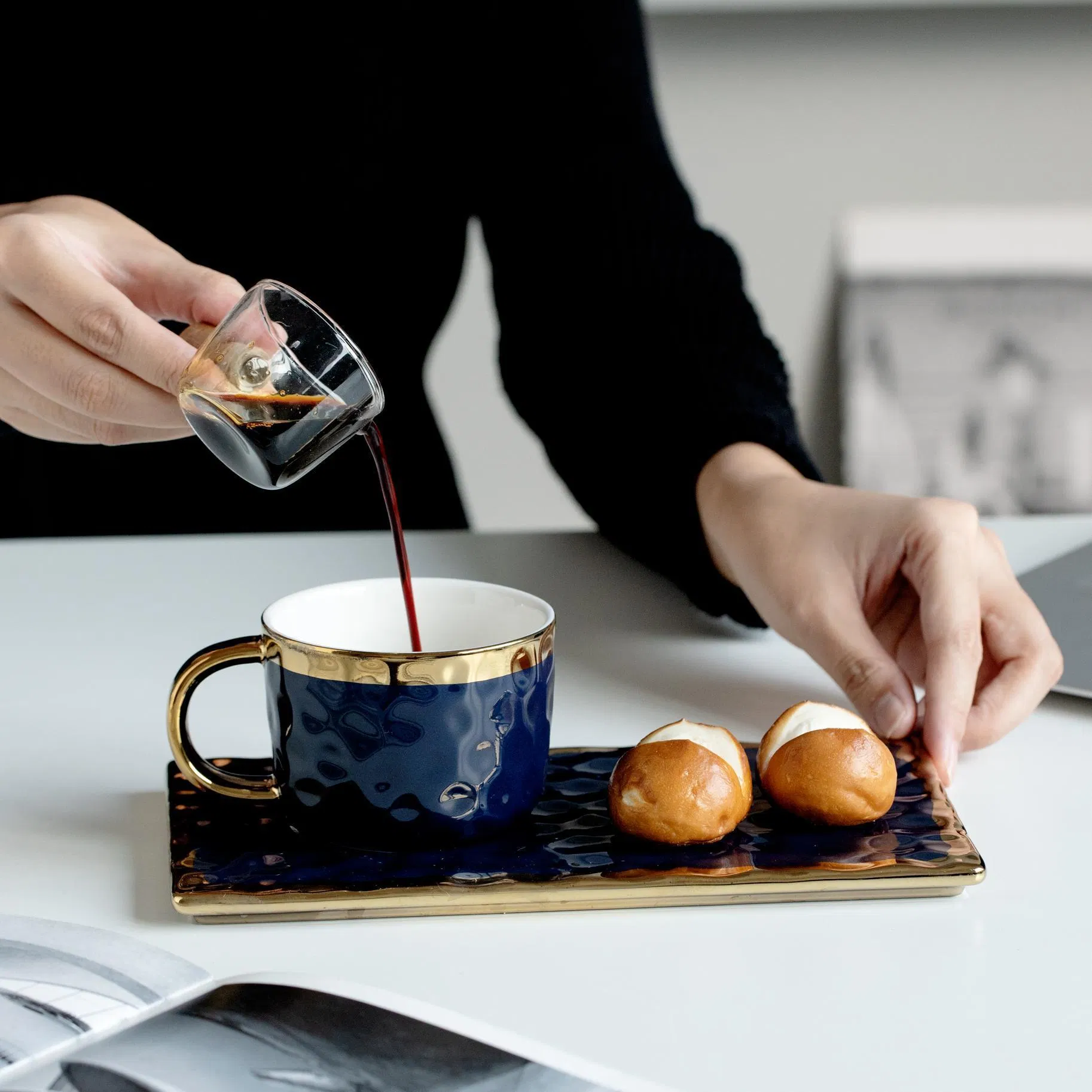 Luxury Ceramic Classic Coffee Cup and Saucer Set with Spoon for Gift