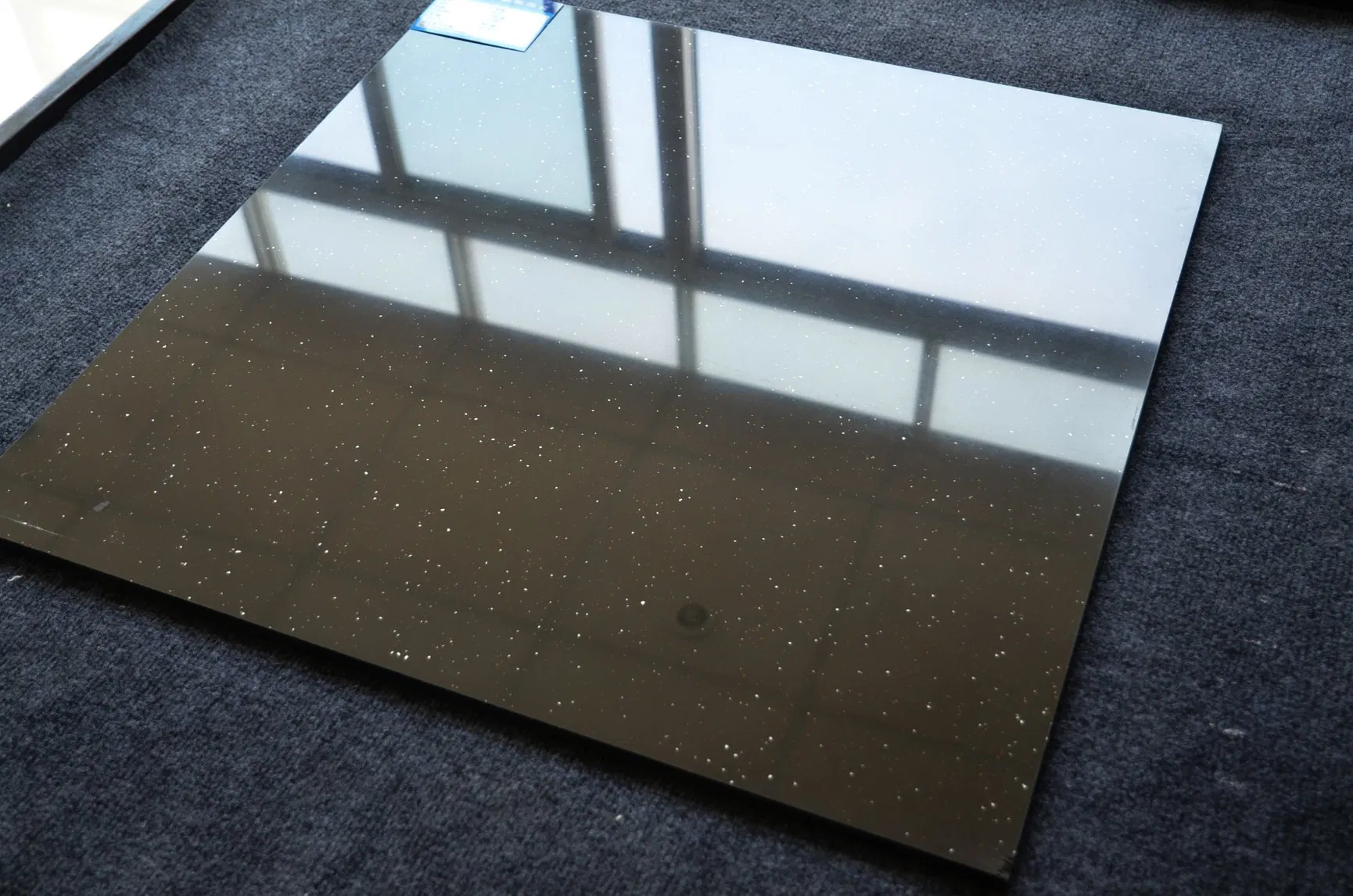 Керамогранитная плитка 60x60 см черная, серия Salt&Pepper