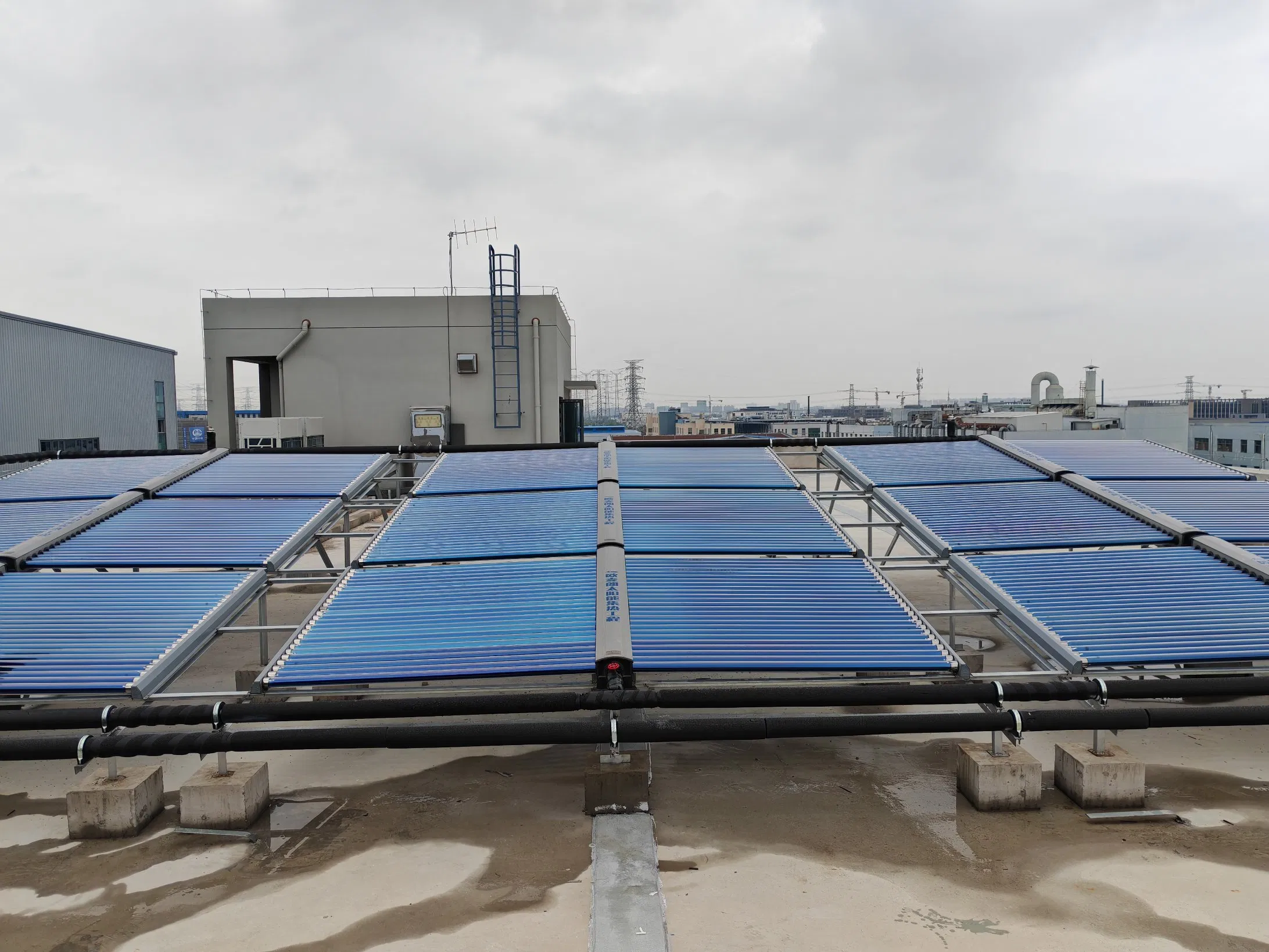 Плоский солнечный водонагреватель Titanflow с медными трубками