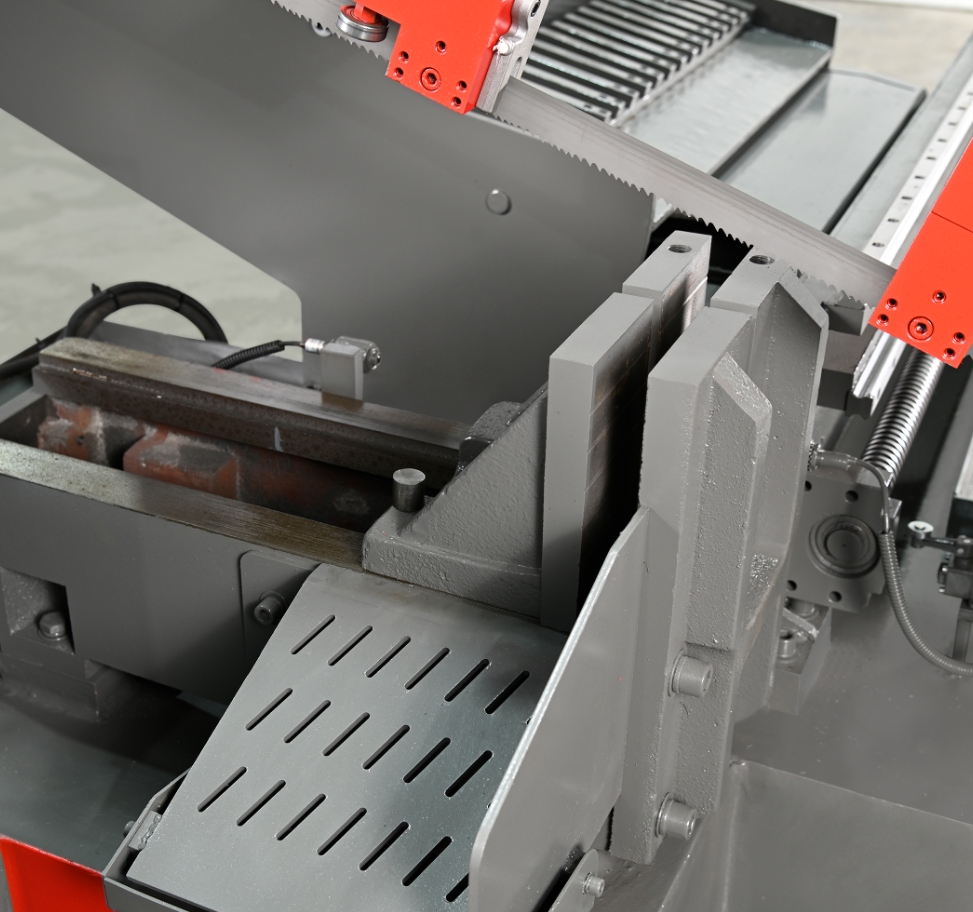 Ленточная пила по металлу ручная ЧПУ GH4228