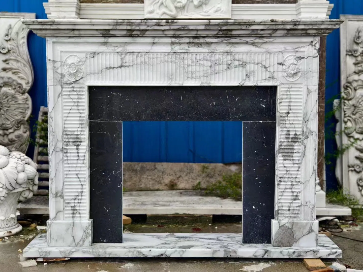 Interior Decoration White Marble Carved Stone/Slate/Marble/Granite/Limestone Figure Sculpture Marble Fireplace/Stove