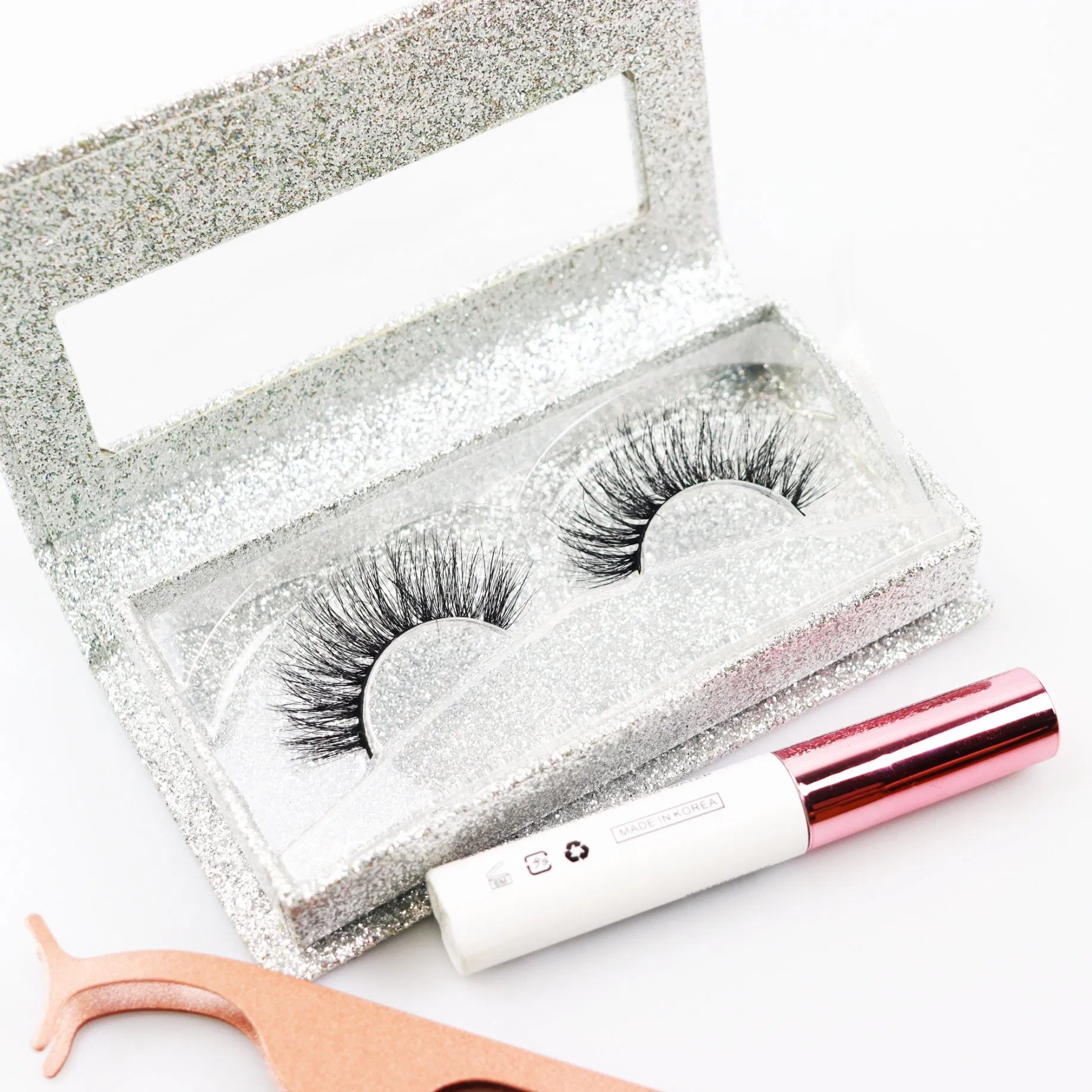 2026 Hot Sell Faux Mink Eyelash ODM OEM 5D Natural Eyelash Extension Cat Eye Look False Eye Lash Clear Band Premade Volume Fans False Eyelashes with Custom Box