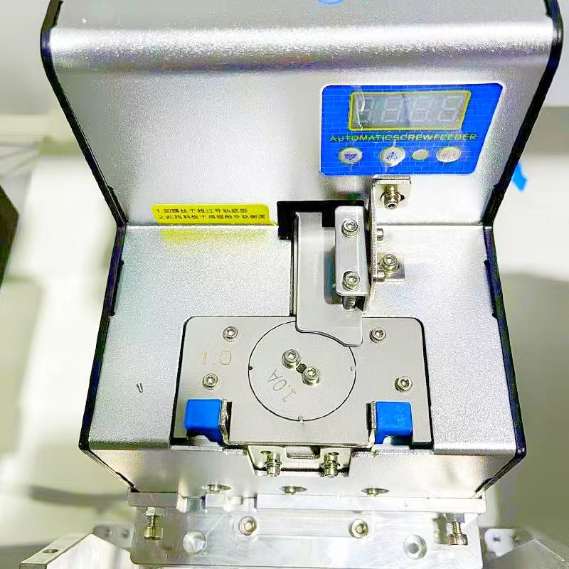 4-осевой автоматический робот для завинчивания винтов с обратной связью по моменту