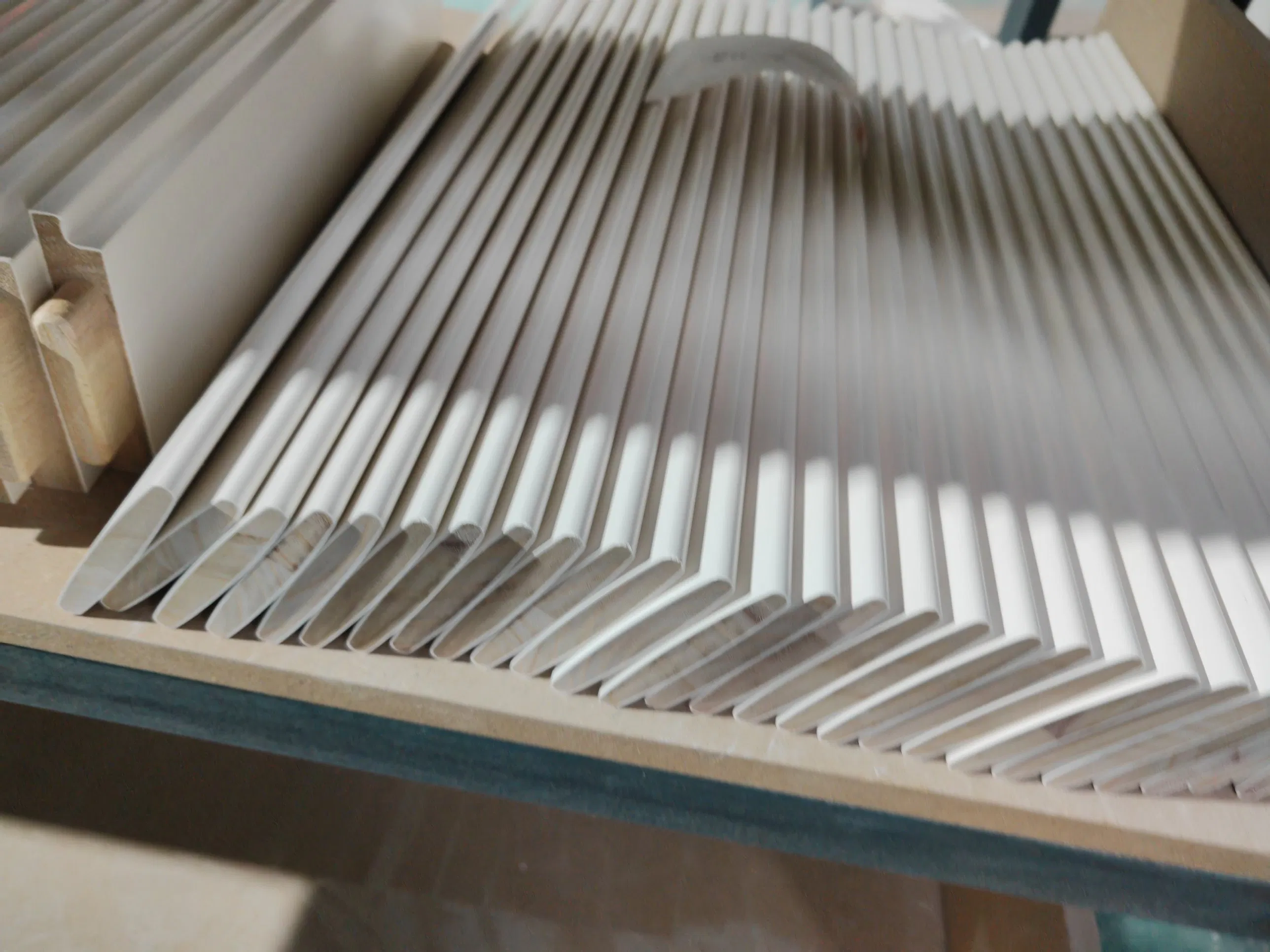China Paulownia Wooden Solid Plantation Shutters