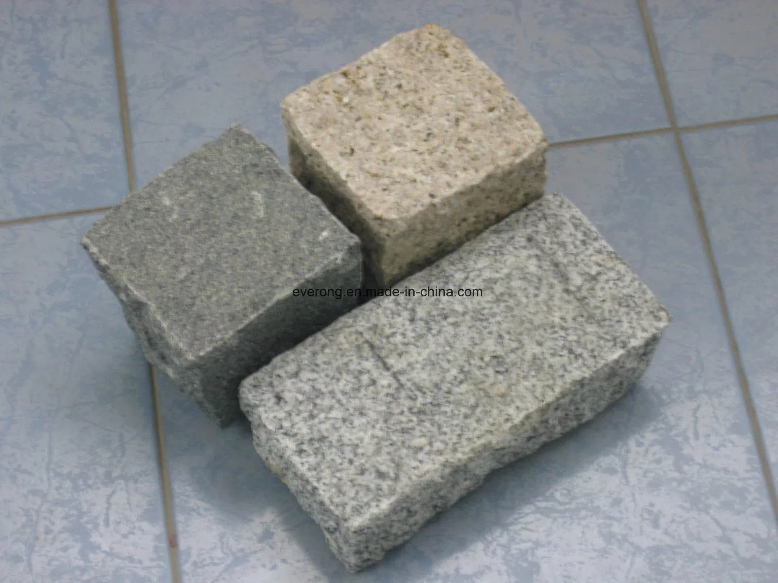 Natural Cobble Stone Granite Cubic Yellow Paver for Outdoor Driveway, Garden