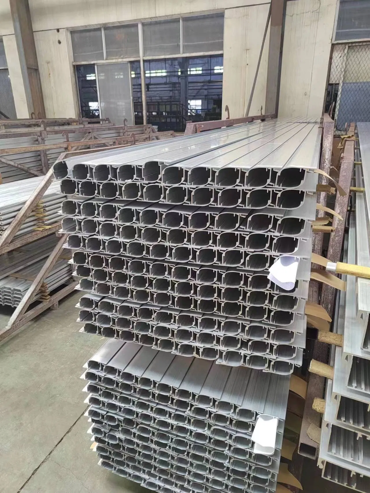 Aluminium Extruded Tubes 3003 /6063/6061