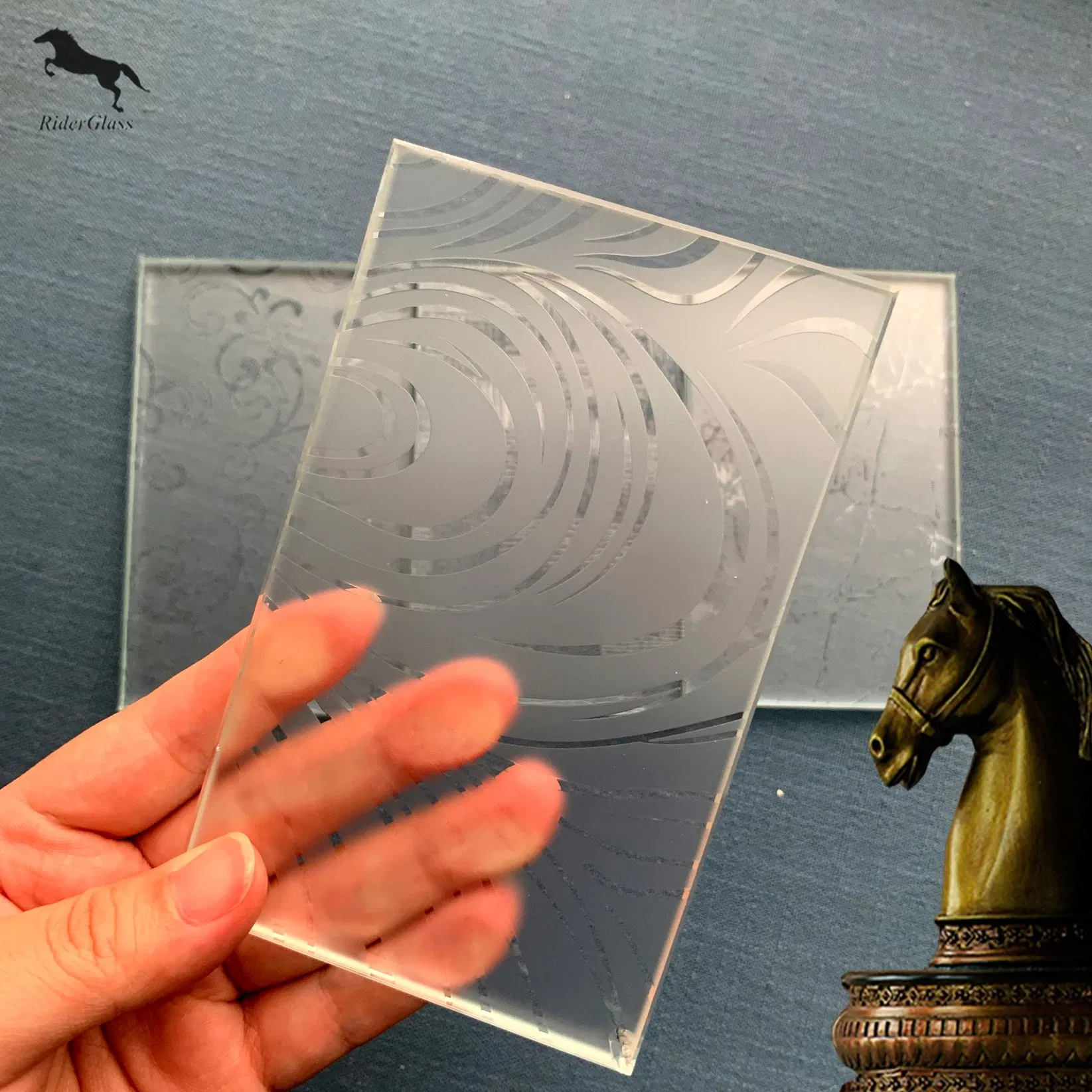 3.2mm Low Iron Tempered Pattern Glass