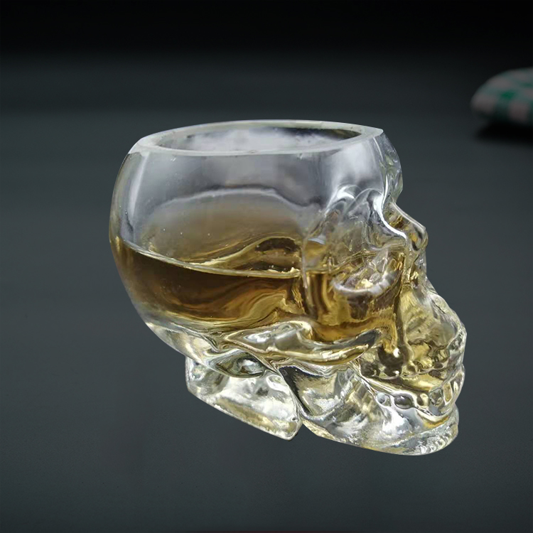 High Borosilicate Glass Bottle 1L Whisky Skull Shape Handmade Glass Wine Bottle