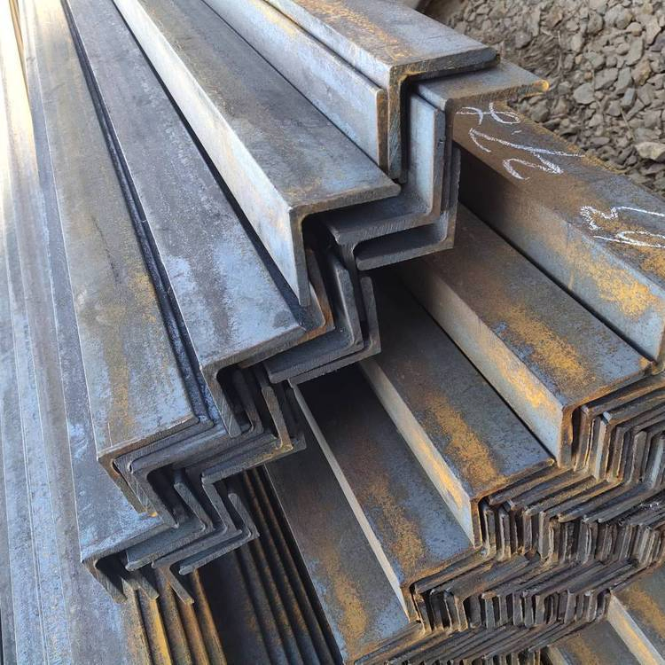 Q235 Q355 Hot Rolled Equal or Unequal Steel Angles for Metal Building Materials