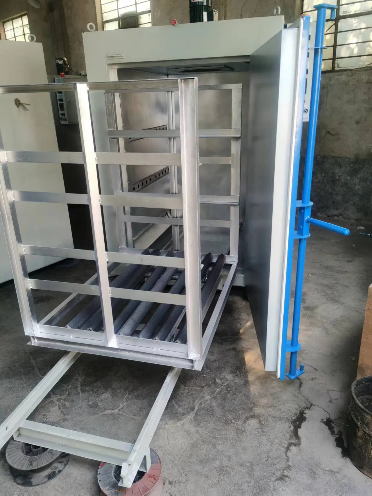 Электрическая печь для сушки клея на лепестковых и отрезных кругах