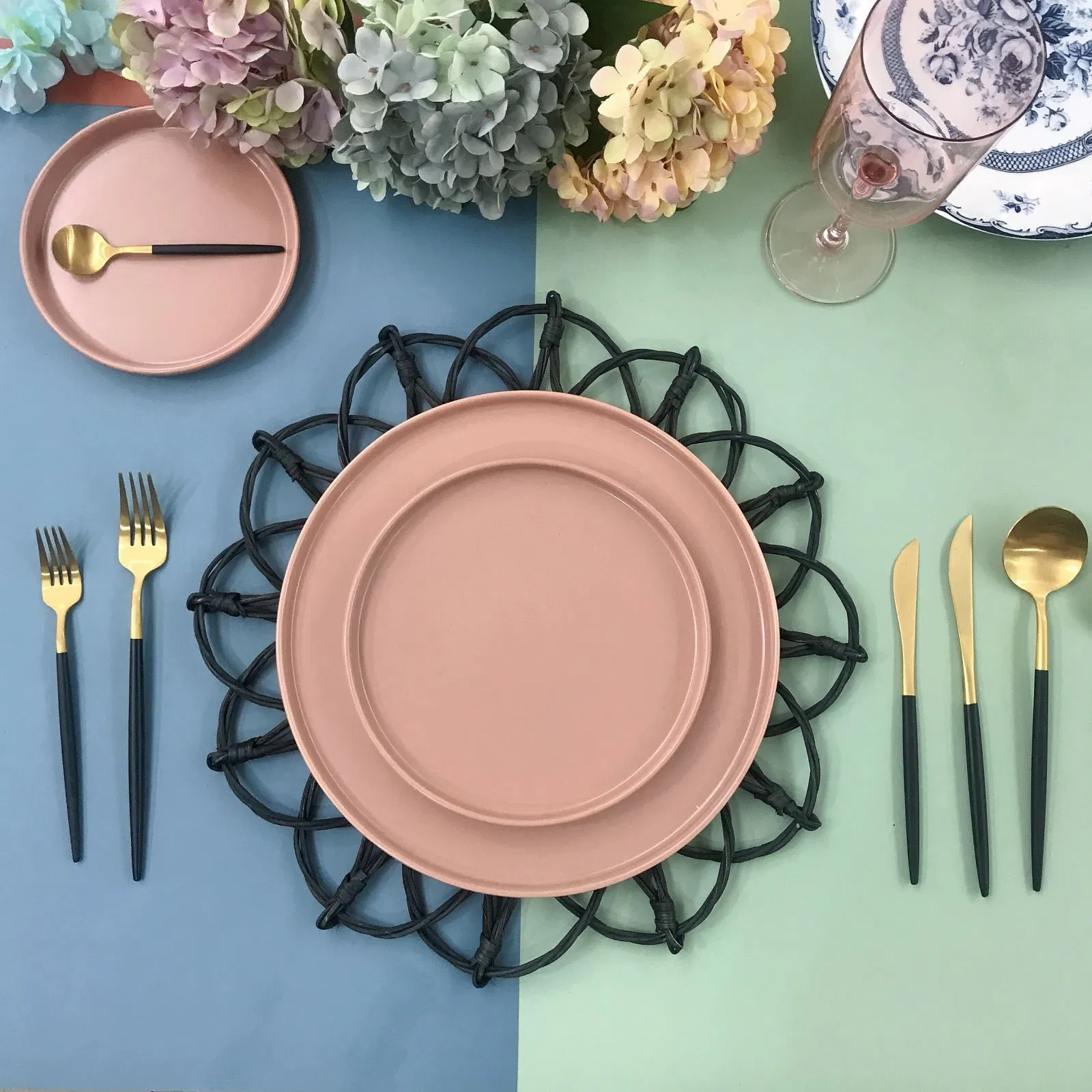 Paibee Elegant Rattan Plate Charger Plates Wholesales for Wedding and Event