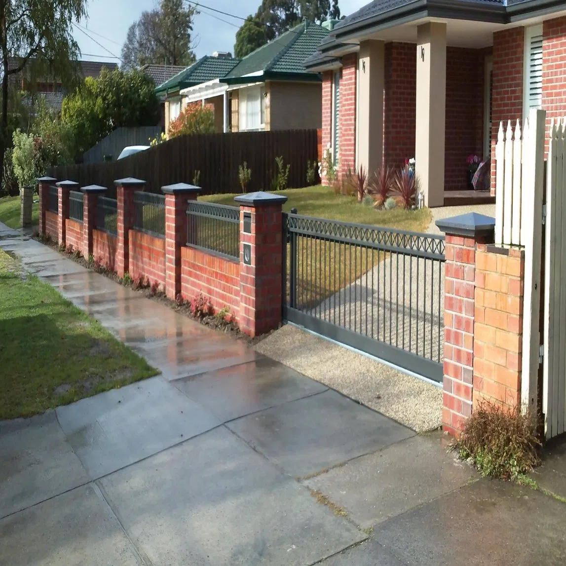 Outdoor Modern Black Picket Wall Metal Fence Backyard Garden Iron Fence