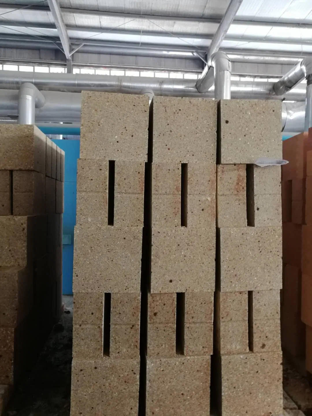 Огнеупорные кирпичи силикатные муллитовые для цементных печей