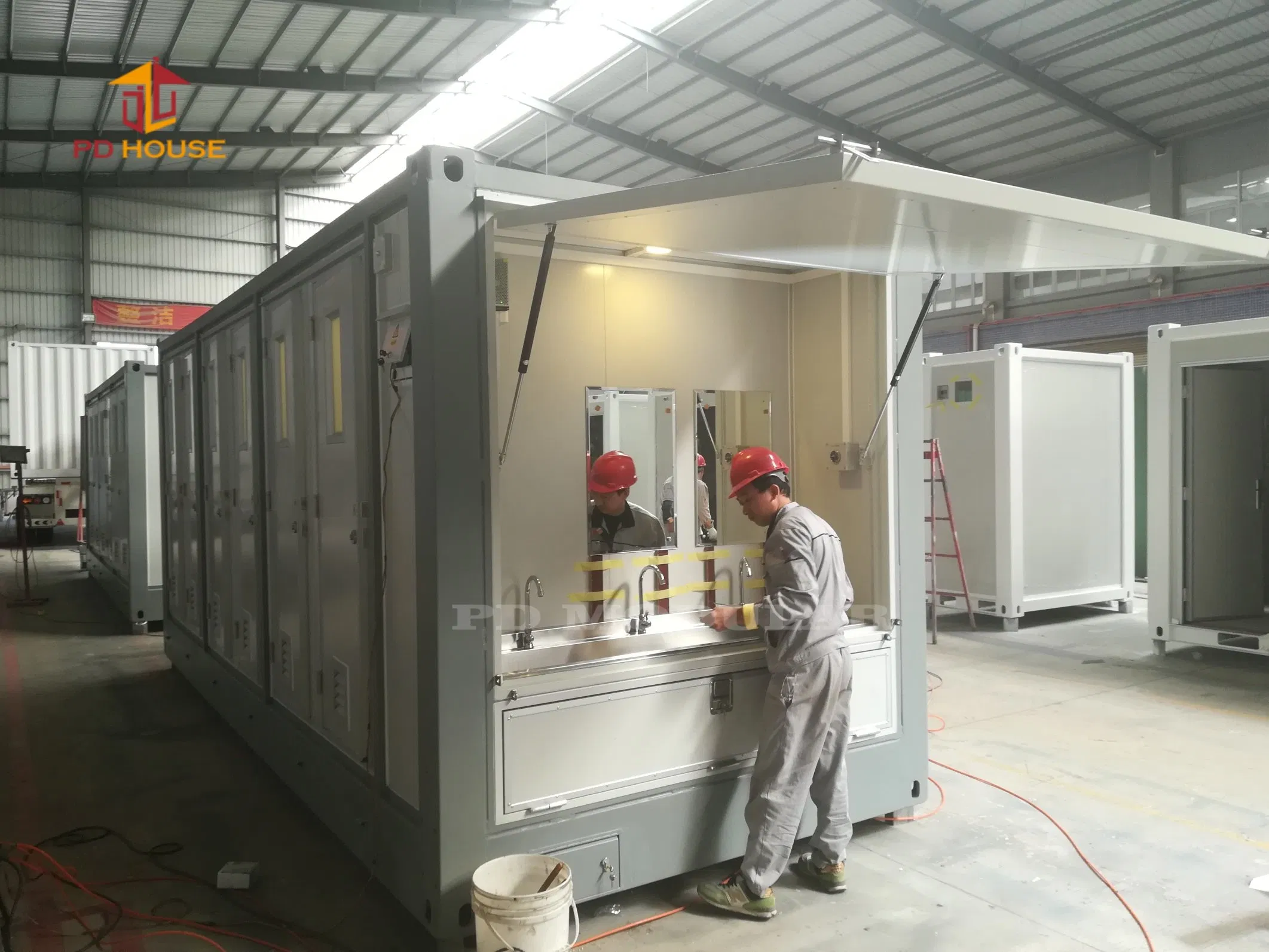 Containerized Mobile Latrine Units Wc Restroom Washrooms Containers Ablution Sanitary Sentry Boxes 20FT Outdoor Portable Camping Toilet for Camp Shower Cabins