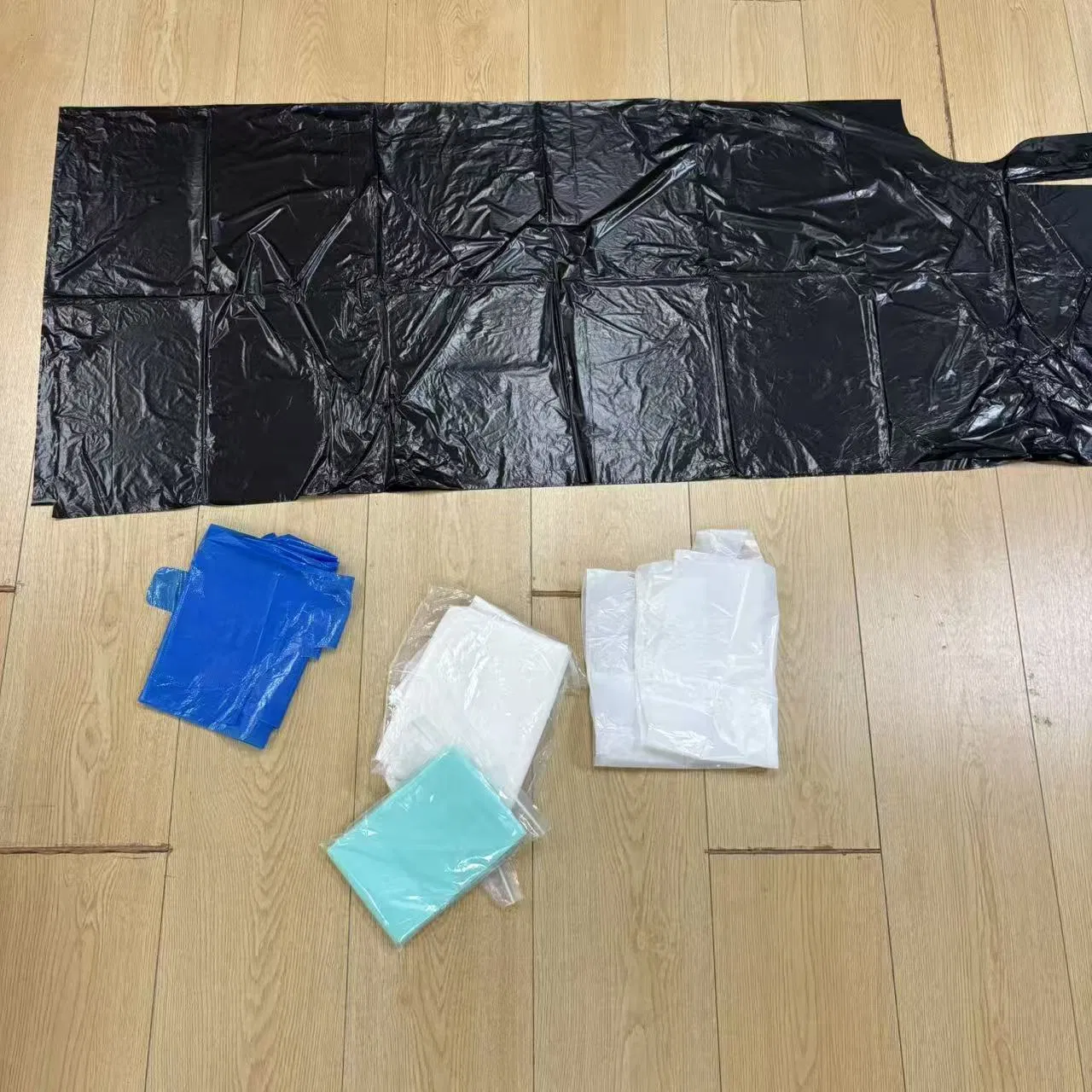 Disposable PE Apron Independent Packaging Custom Catering Hairdressing