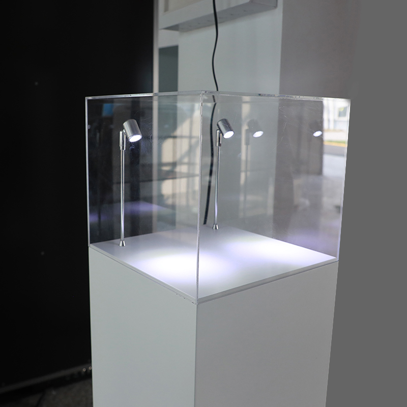 Modern Sleek Jewelry Display Case - Stylish Showcase