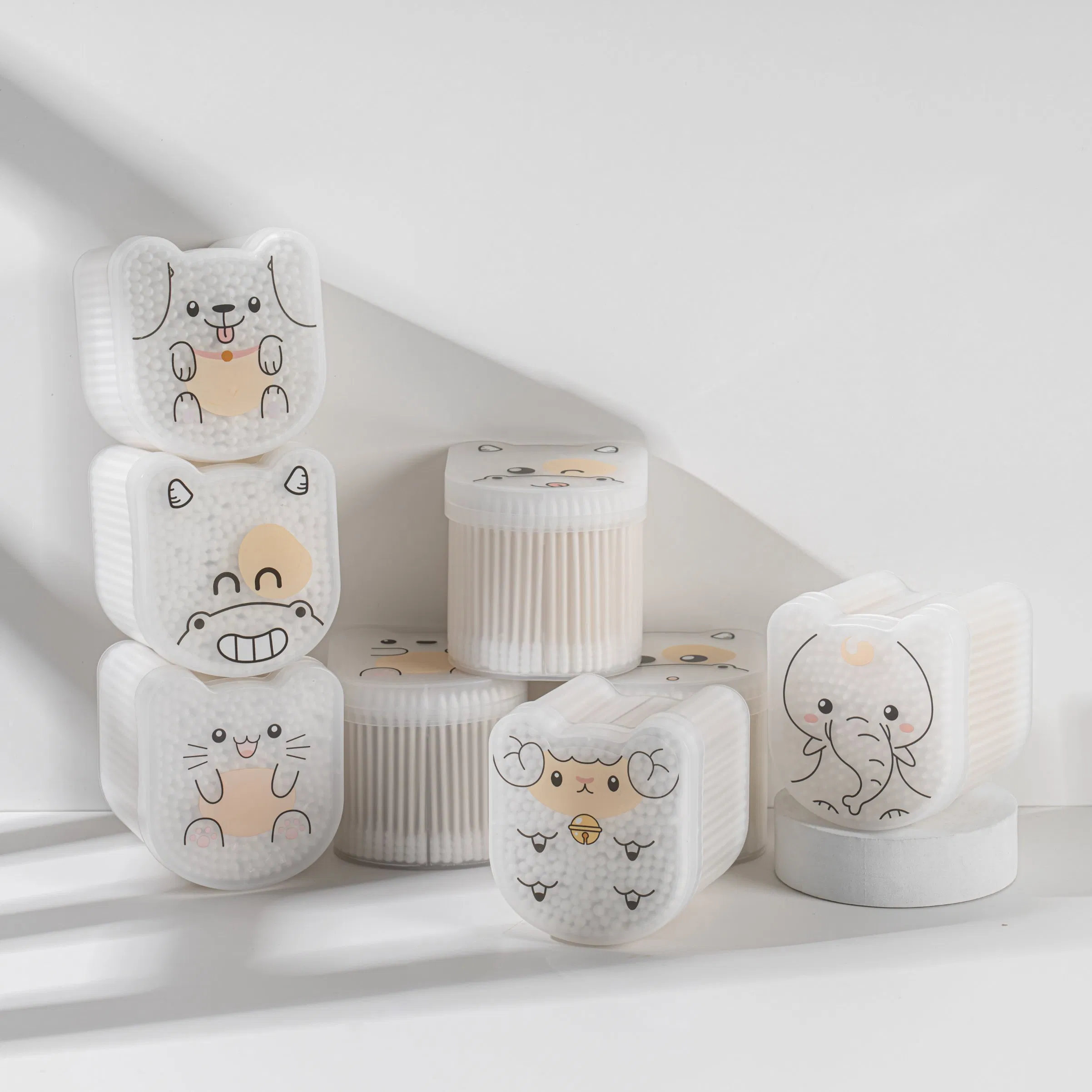 Cute and Convenient 300PCS Cotton Swabs with PP Box