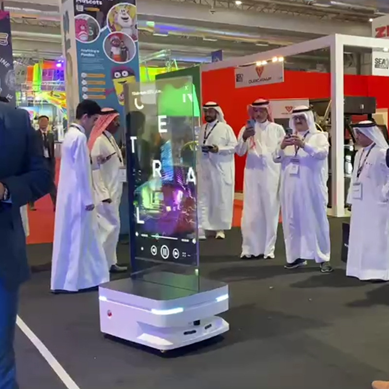 Рекламный робот YRC с двусторонним OLED-экраном и AI-голосом