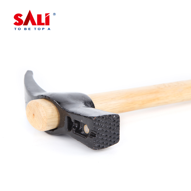Sali 700g Italian Type Wooden Handle Claw Hammer