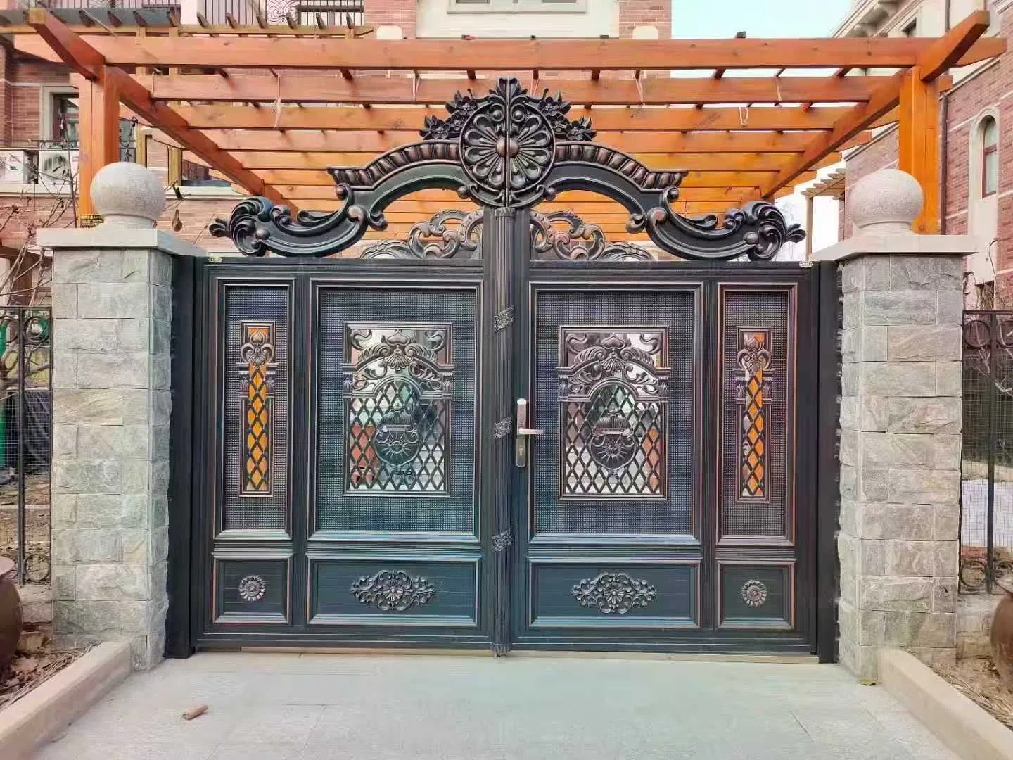 Metal Window Durable Aluminum Art Door for Stylish Entryways and Exteriors