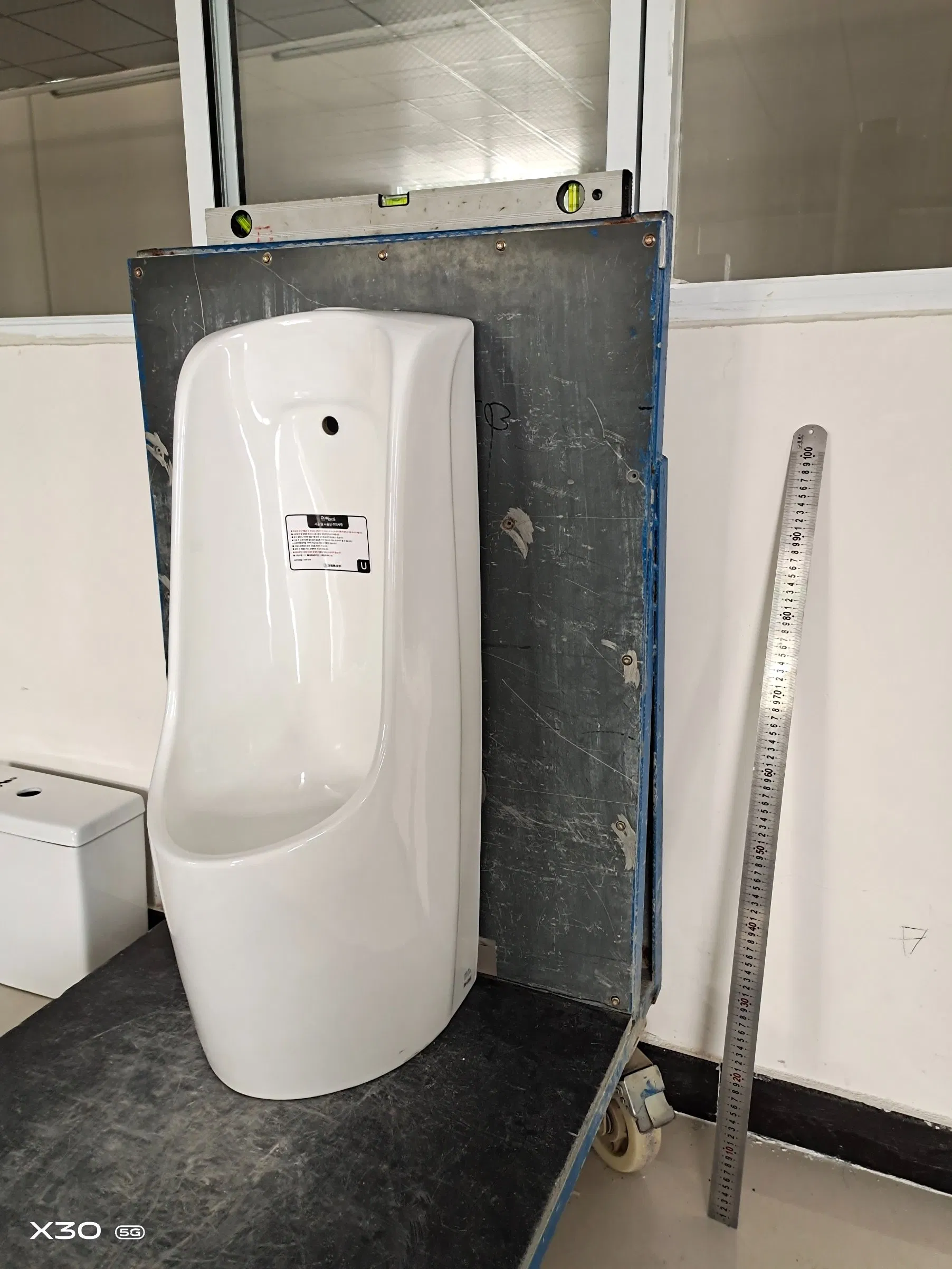 Hot Sale Ceramic Stall Urinal with Save Water Sanitary Ware Urinal for Sale