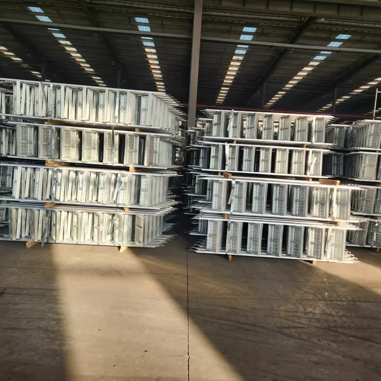 Galvanized Steel Scaffolding Staircase with Handrail for Safe Access