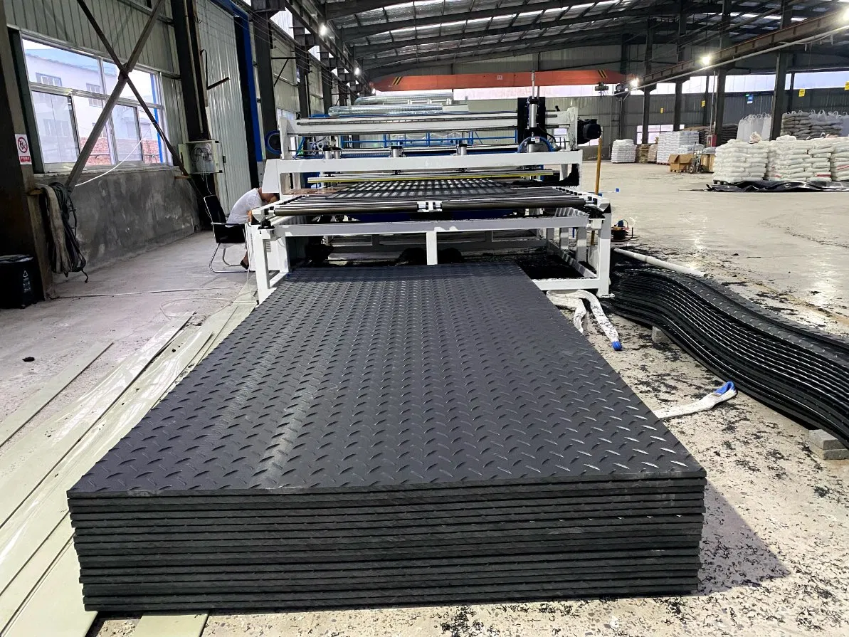 Fast to Transport & Assemble HDPE Plastic Sheet Temporary Ground Mats